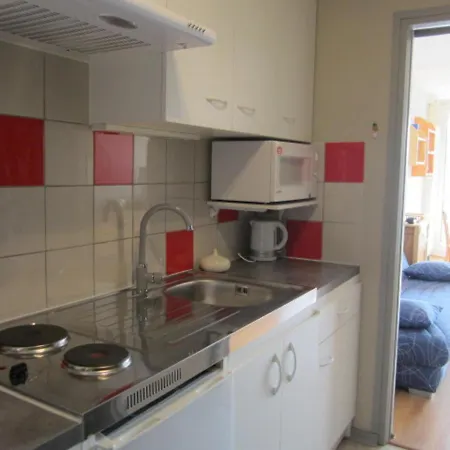 Renove 4 Personnes, Pied Des Pistes, Balcon Sud, Tv/dvd, Cuisine Equipee, Parking Gratuit. - Fr-1-689-97 *
